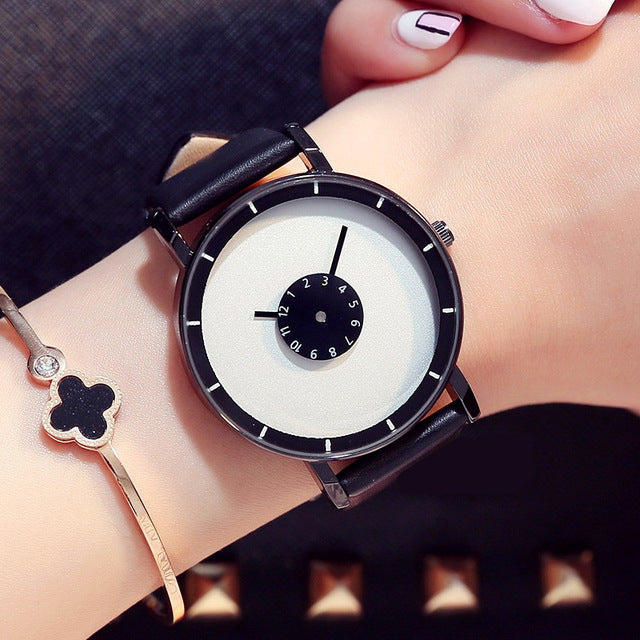 The Analog leather WristWatch