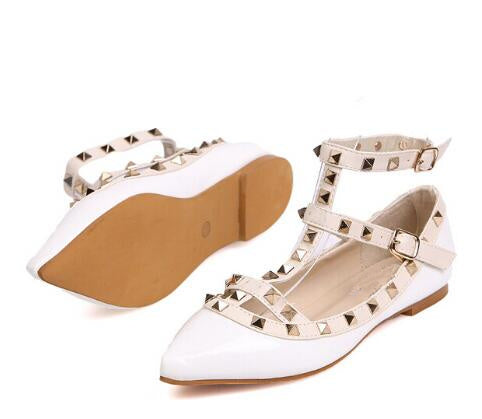 The Rivet Pointed Flat Shoes