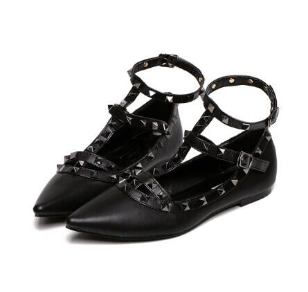 The Rivet Pointed Flat Shoes