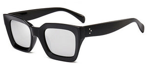 The Gradient Lens Classic Rivet